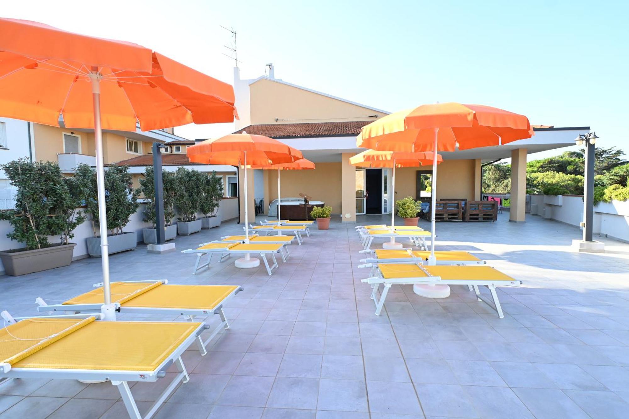 Hotel Paradiso Verde Marina Di Bibbona Exterior photo