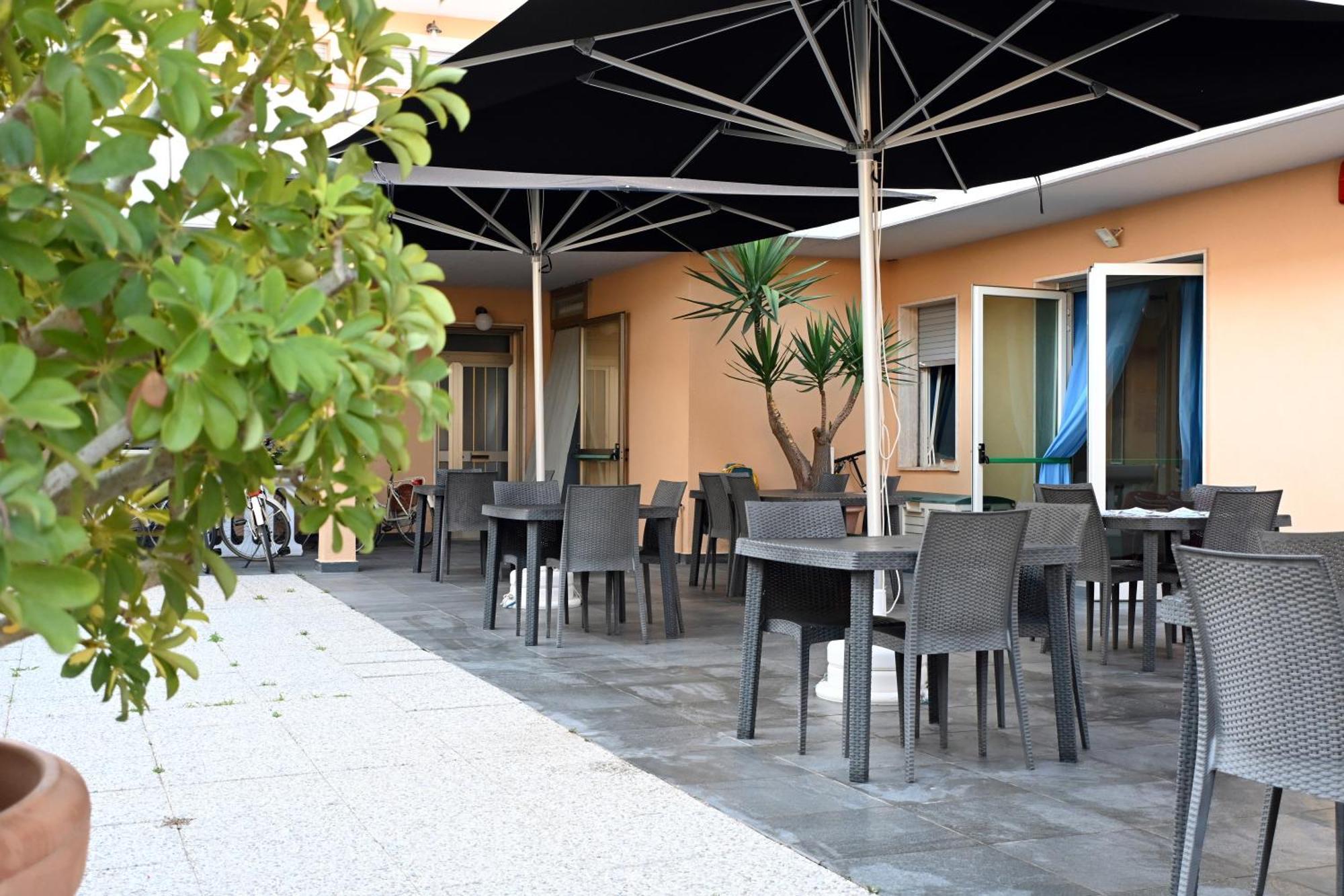 Hotel Paradiso Verde Marina Di Bibbona Exterior photo