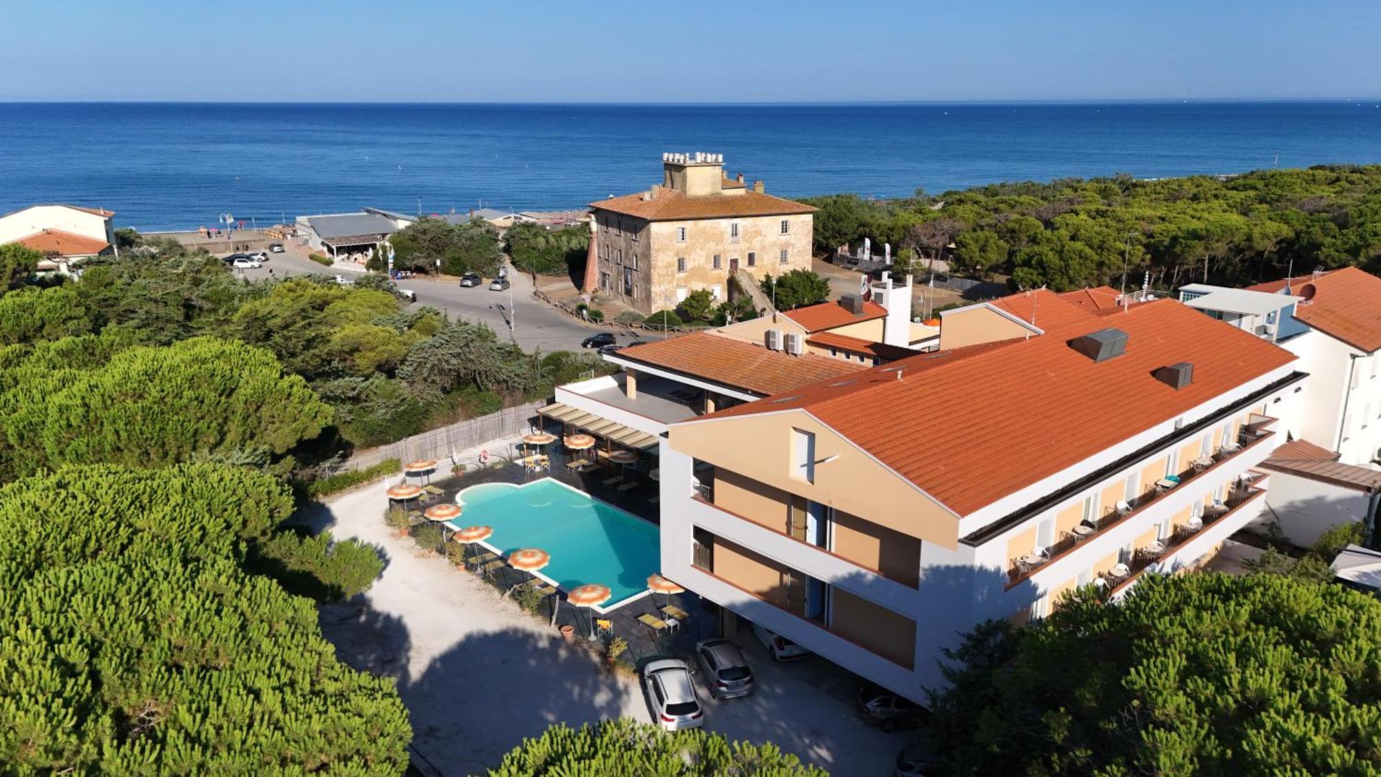 Hotel Paradiso Verde Marina Di Bibbona Exterior photo